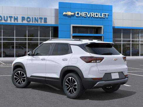 New 2026 Chevrolet TrailBlazer LT w/ Driver Confidence Package FWD image 3