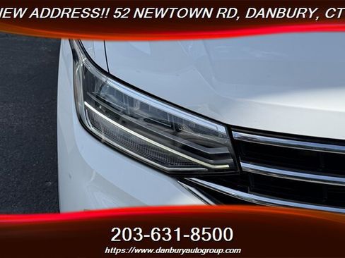 Used 2022 Volkswagen Tiguan SE AWD/4WD image 9
