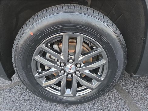 Used 2017 GMC Acadia SLT image 10