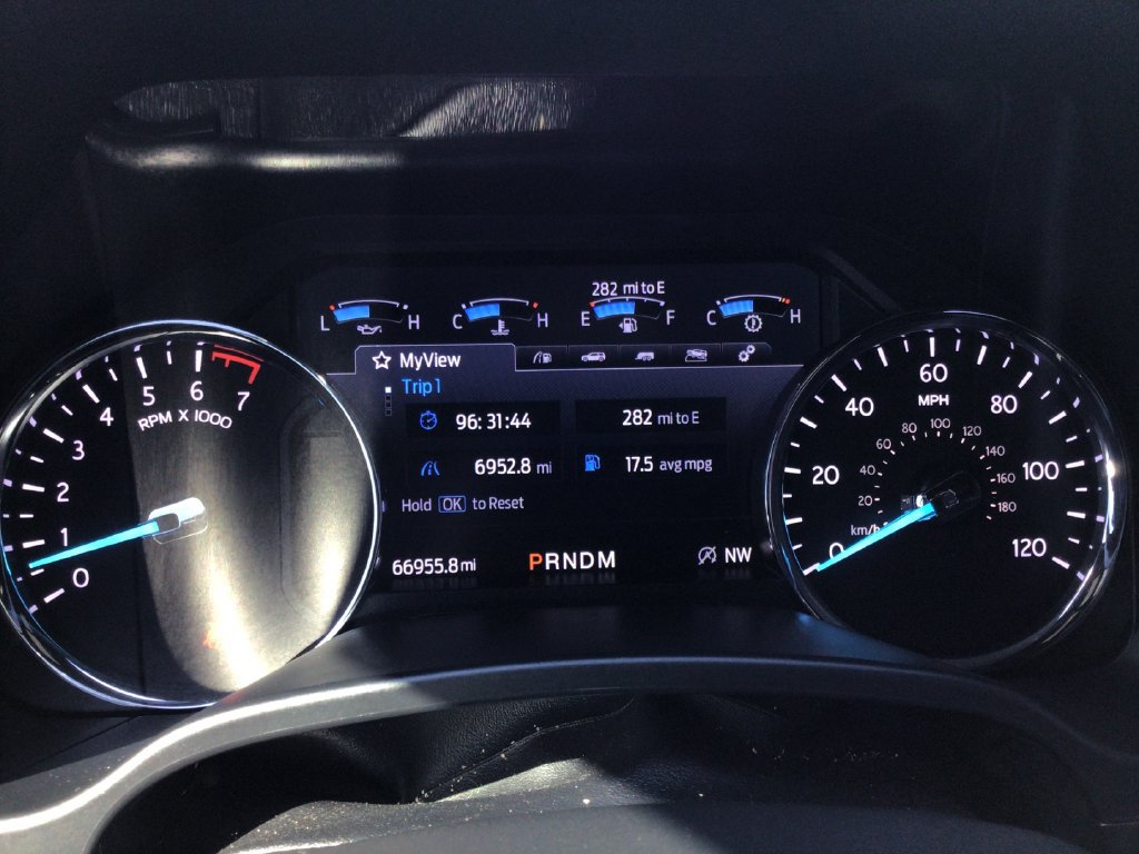 Used 2020 Ford Expedition XLT w/ Equipment Group 202A AWD/4WD image 16