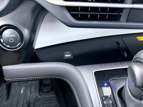 Used 2025 Toyota Sienna LE image 28