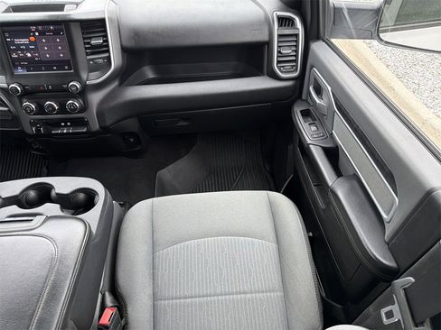 Used 2022 RAM 2500 Big Horn w/ Cold Weather Group image 20
