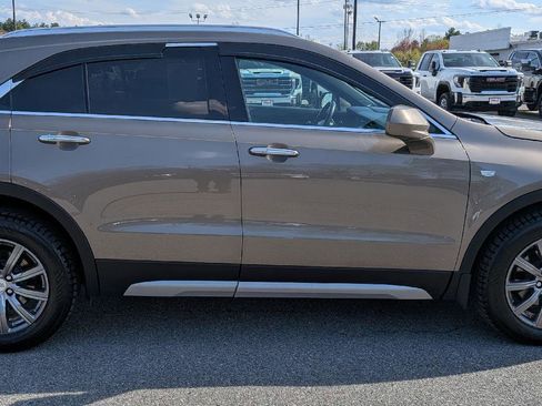 Used 2020 Cadillac XT4 Premium Luxury w/ Technology Package AWD/4WD image 6