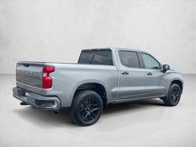 Used 2026 Chevrolet Silverado 1500 Custom w/ LPO, Dark Essentials Package RWD image 5