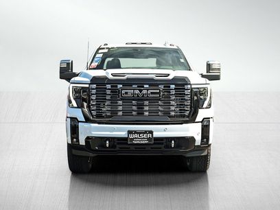 New 2026 GMC Sierra 3500 Denali Ultimate w/ LPO, Black Badging Package