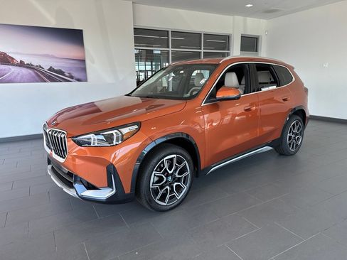 Used 2025 BMW X1 xDrive28i w/ Technology Package AWD/4WD image 4