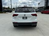 Used 2021 Volkswagen Tiguan SE w/ Panoramic Sunroof Package image 6
