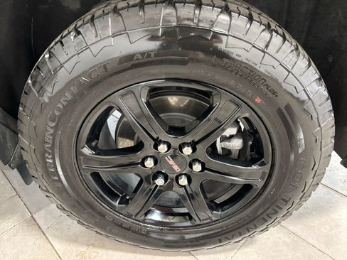 Used 2022 GMC Acadia AT4 w/ Technology Package image 11