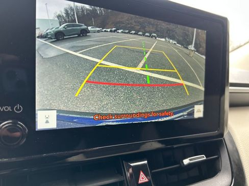 Used 2023 Toyota Corolla Cross XLE w/ Convenience Package image 14