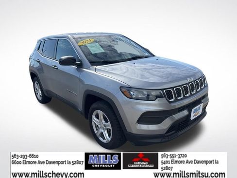 Used 2024 Jeep Compass Sport AWD/4WD image 3