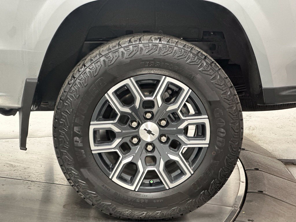 Used 2024 Chevrolet Colorado Z71 w/ Z71 Convenience Package 2 AWD/4WD image 26