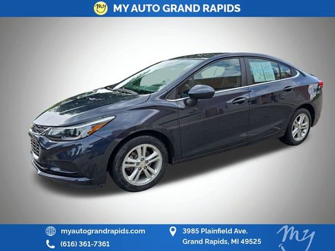 Used 2016 Chevrolet Cruze LT w/ Convenience Package FWD image 3