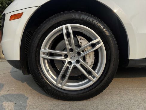 Used 2016 Porsche Macan S image 12