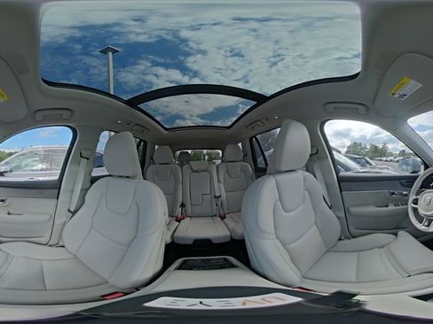 Certified 2026 Volvo XC90 B6 Ultra AWD/4WD image 9