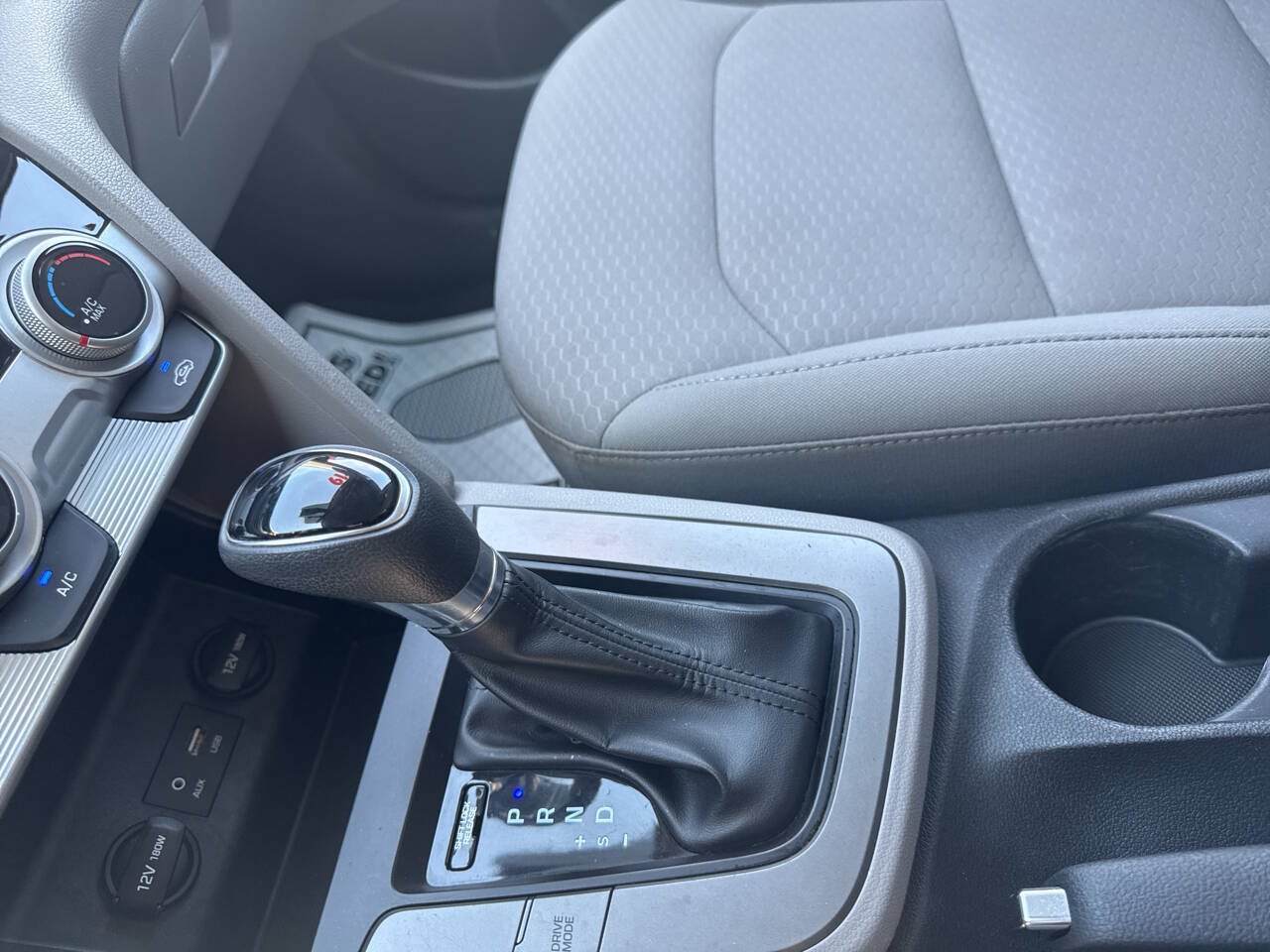 Used 2019 Hyundai Elantra SEL FWD image 29
