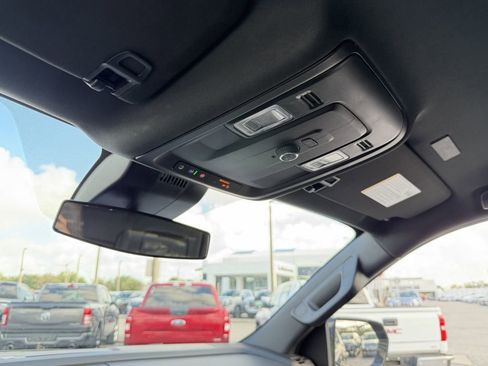 Certified 2025 Chevrolet Suburban LT AWD/4WD image 32