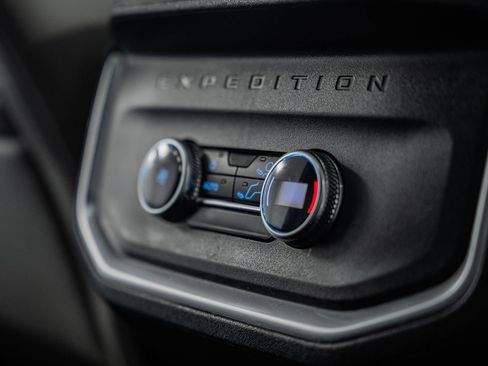 Used 2025 Ford Expedition Max Active RWD image 38