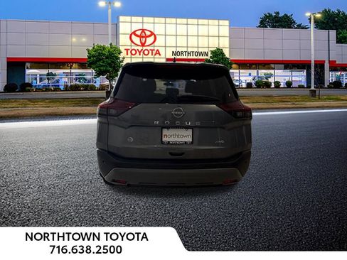 Used 2023 Nissan Rogue S image 12