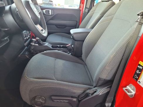 Certified 2025 Jeep Wrangler Unlimited Sahara w/ Safety Group image 16