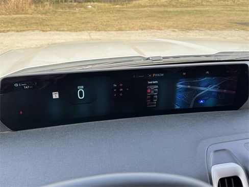 Used 2025 Ford Expedition Active image 24