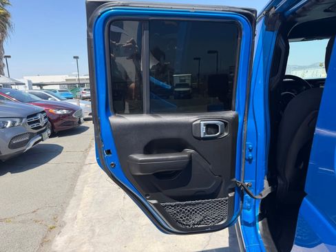 Used 2023 Jeep Wrangler Unlimited Rubicon 4xe AWD/4WD image 20