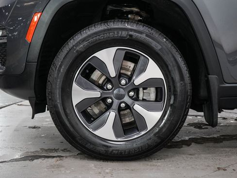 Used 2023 Jeep Grand Cherokee 4WD 4xe image 30