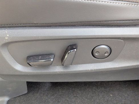 New 2025 Nissan Pathfinder SL image 12