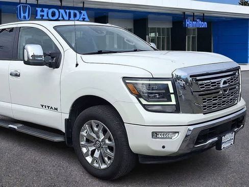 Used 2021 Nissan Titan SL w/ Moonroof Package image 2