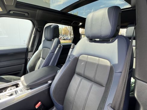 Used 2022 Land Rover Range Rover Sport HST image 16