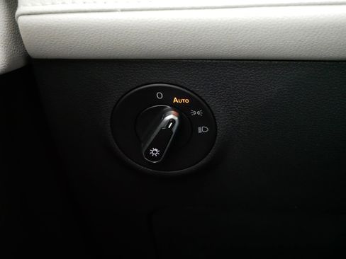 Certified 2025 Volkswagen Taos S image 27