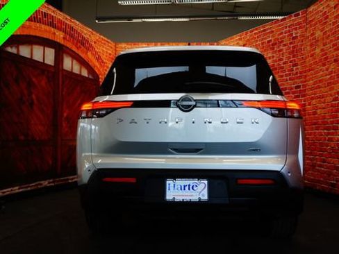 Certified 2024 Nissan Pathfinder S image 6