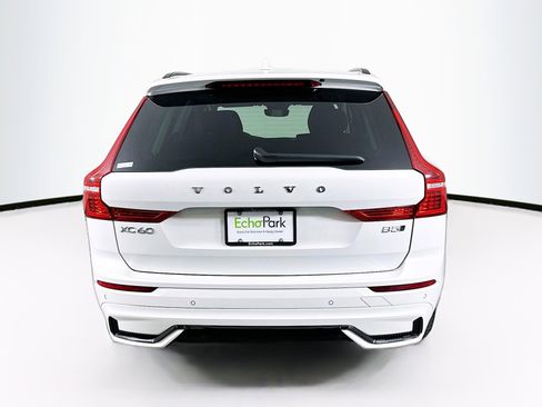 Used 2025 Volvo XC60 B5 Plus image 7