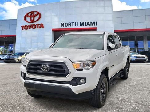 Used 2022 Toyota Tacoma SR5 image 2