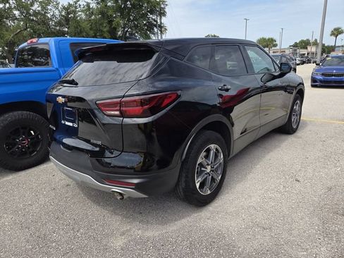 Used 2025 Chevrolet Blazer LT FWD image 5