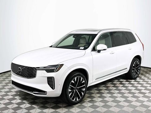 New 2025 Volvo XC90 B5 Plus w/ Protection Package Premier image 3
