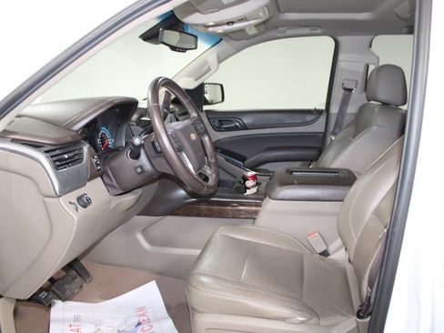 Used 2017 Chevrolet Tahoe LT w/ LT Signature Package RWD image 18