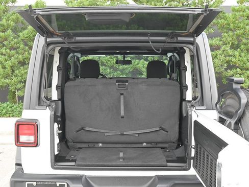 Used 2020 Jeep Wrangler Sport S image 9