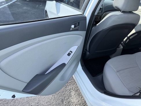 Used 2017 Hyundai Accent SE image 11