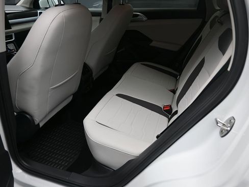 Used 2025 Volkswagen Taos SE image 22