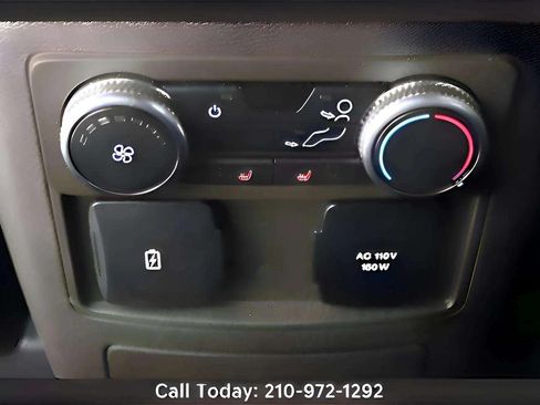 Used 2023 Ford Explorer King Ranch w/ Technology Package RWD image 33