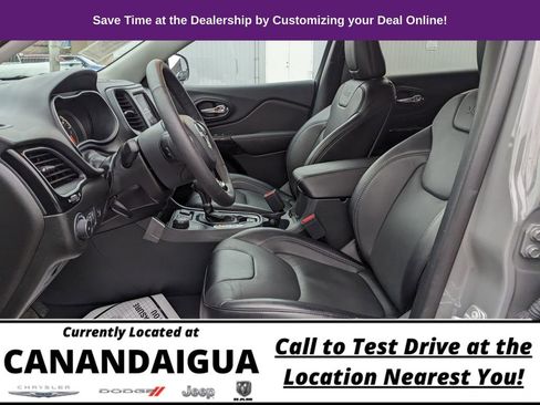 Used 2023 Jeep Cherokee Altitude Lux image 16