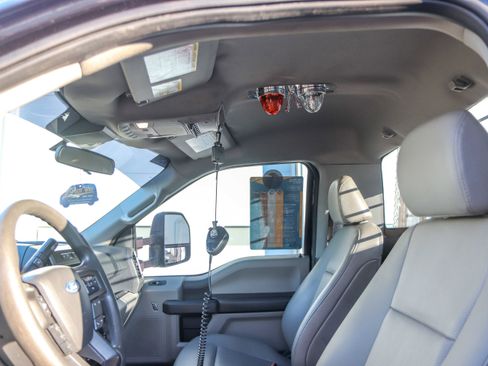 Used 2022 Ford F550 4x4 Regular Cab Super Duty w/ Power Equipment Group image 17