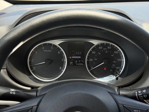 Used 2025 Nissan Versa S FWD image 14