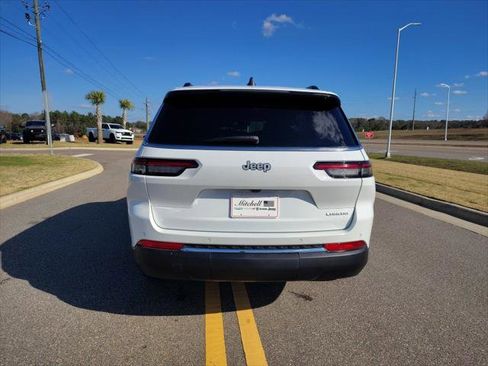 Certified 2025 Jeep Grand Cherokee L Laredo w/ Trailer Tow Package image 9