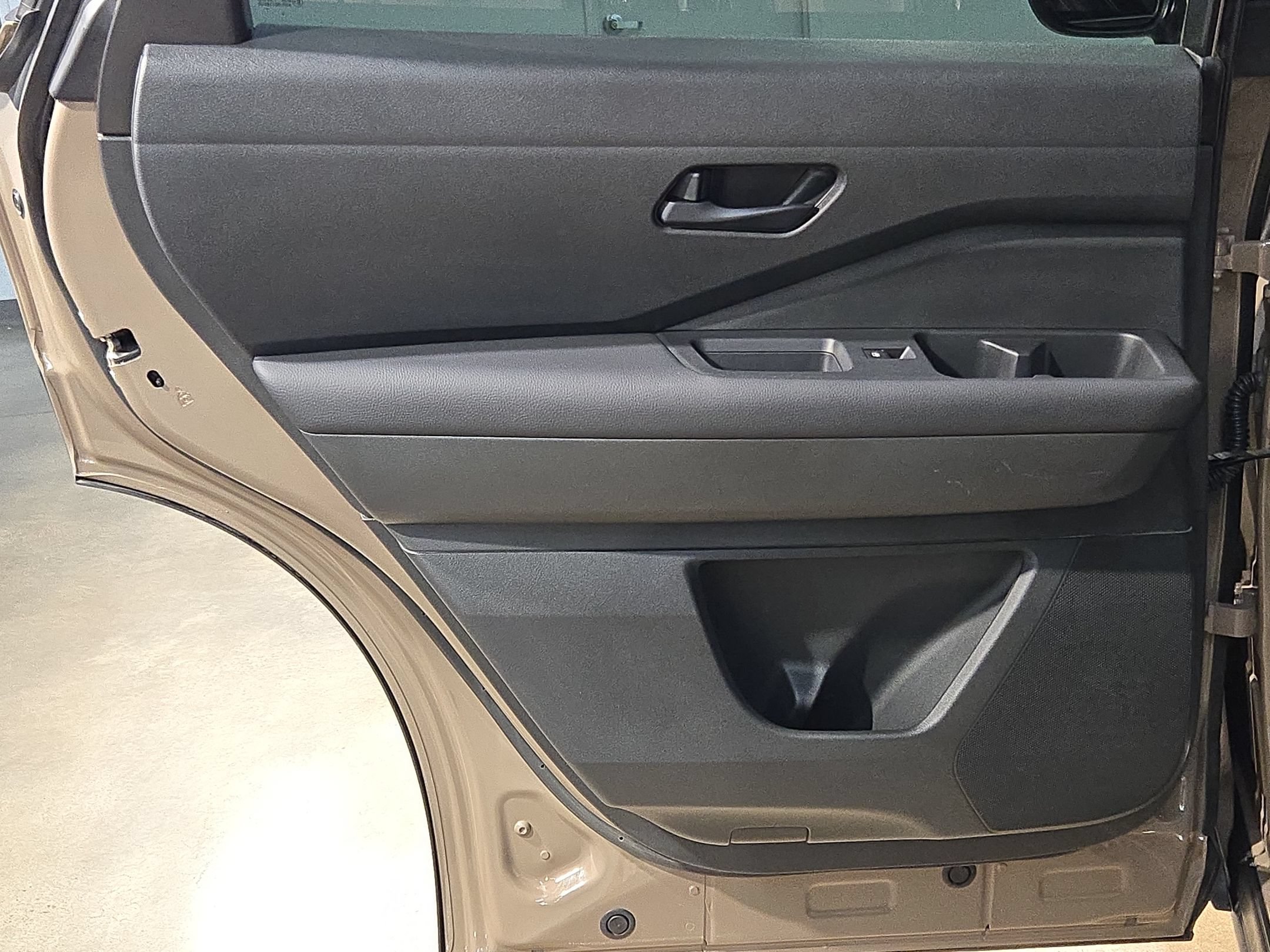 Used 2025 Nissan Pathfinder Rock Creek AWD/4WD image 33