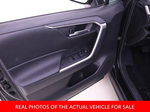 Certified 2025 Toyota RAV4 XLE AWD/4WD image 9