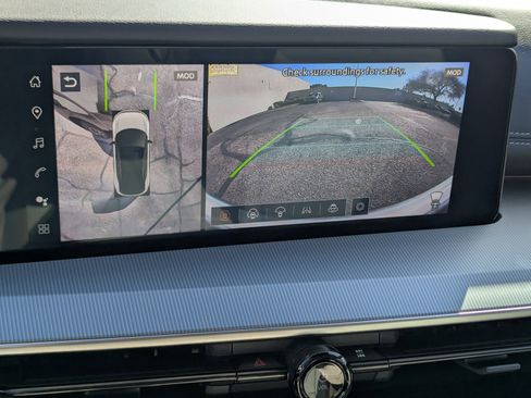 Used 2025 Nissan Murano SL AWD/4WD image 10