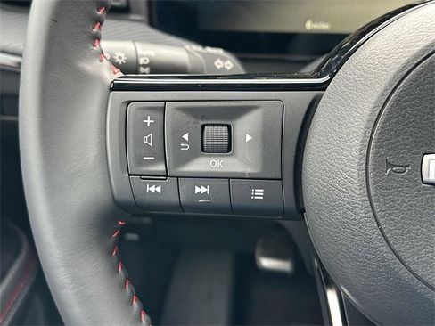 New 2025 Nissan Kicks SR image 18