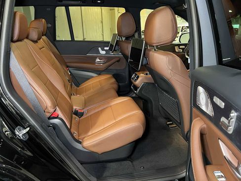 New 2026 Mercedes-Benz GLS 450 4MATIC image 15