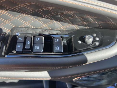 Used 2022 Jeep Grand Cherokee Summit AWD/4WD image 17